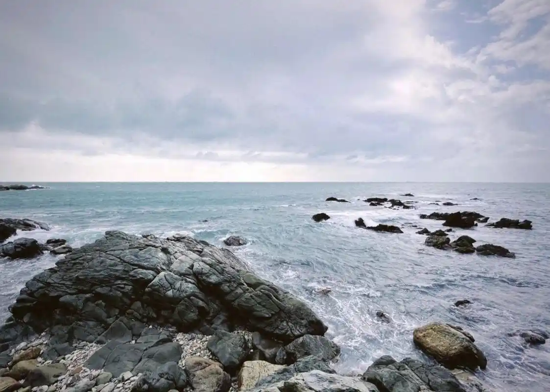 壁纸|淡蓝色的治愈系寂静山海,故事感大片 全屏7515超高清壁纸