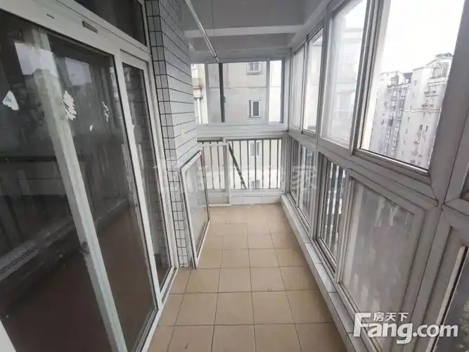 景福苑精装两房户型方正距离红梅公园很近