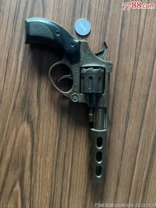 怀旧收藏左轮玩具枪砸炮japan字样