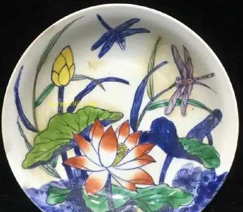 清晚期五彩荷花盘子