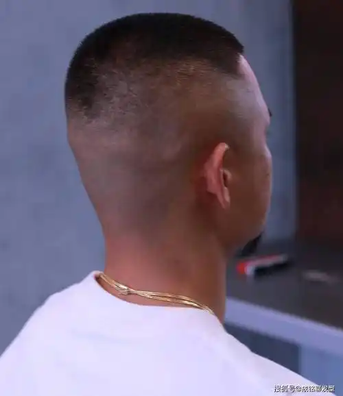 为什么很多人都"剃光头",看这三点你就明白缘由了_发型_头发_男士