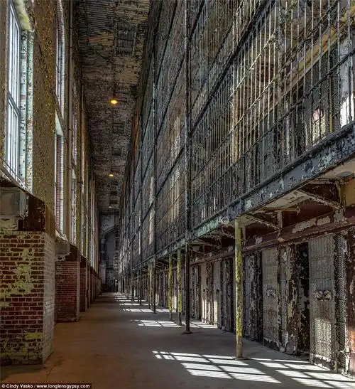 囚徒的噩梦:走进现实版"肖申克监狱"