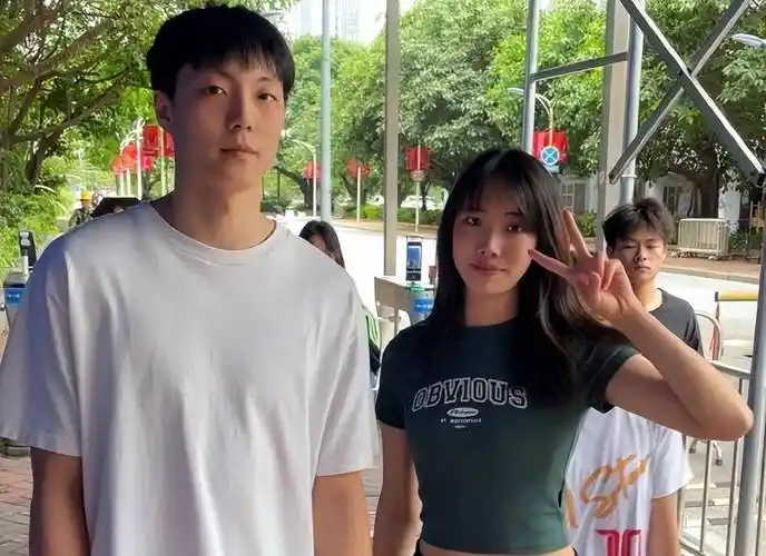 2换1,胡明轩换人或完成,孙铭徽怒骂前女友,辽篮出奇招_交易_其他球员