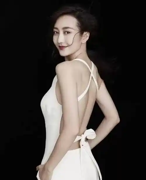 原创原创39岁王鸥终于火了女反派熬成女主角成绩终究淹没了丑闻