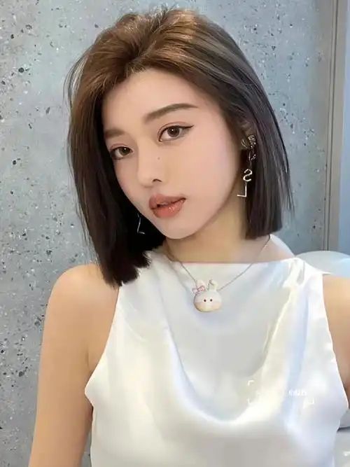 女生发型推荐 #减龄中短发发型推荐 #如何设计高级感短发 #女生短发