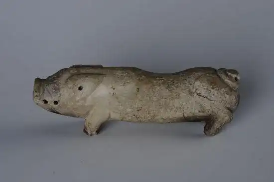 图4 董园一号Ⅳ式玉猪元宝坑一号墓,在老城南元宝