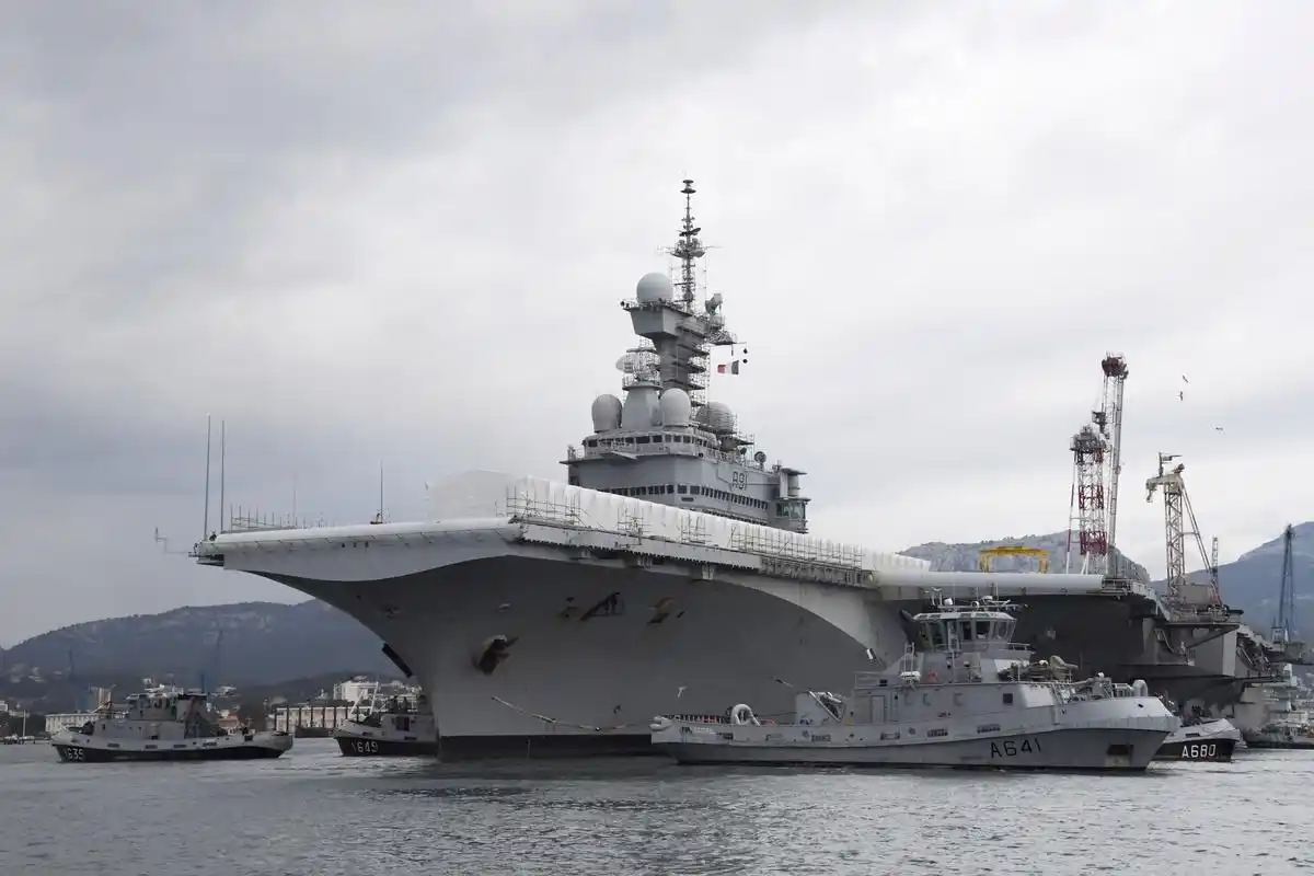 法国"戴高乐"号航母上50人确诊感染新冠病毒