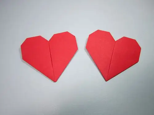 2分钟学会心形的折法,简单的爱心手工折纸教程