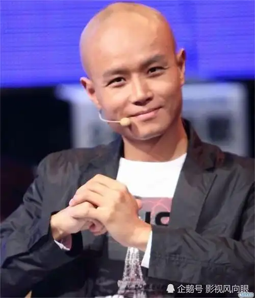 当红之年的情感导师节目现场撒酒疯如今街头卖艺无人识