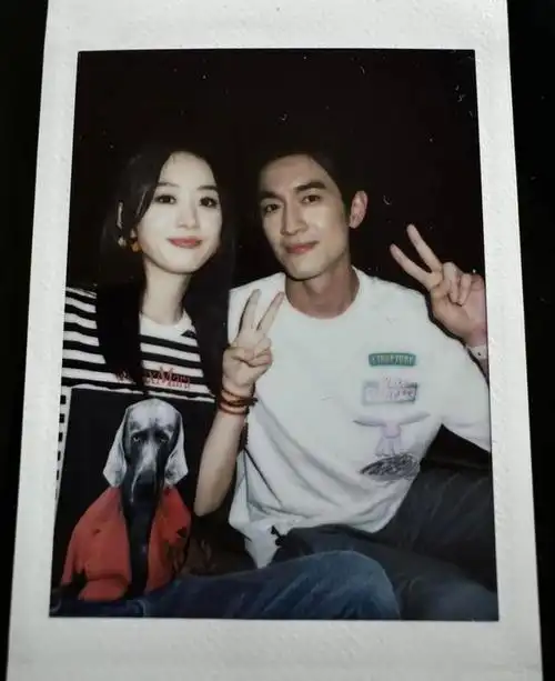 林更新晒《与凤行》庆功宴跟赵丽颖的双人合照|大明星|社交平台_网易