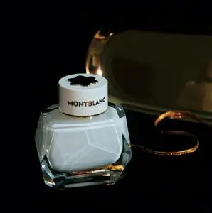 mont blanc 万宝龙 纯白印记签名墨水瓶女士香水signature 简装