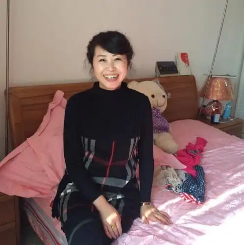 42岁离异女征婚照片(id:81188026)_甘肃兰州征婚交友_珍爱网