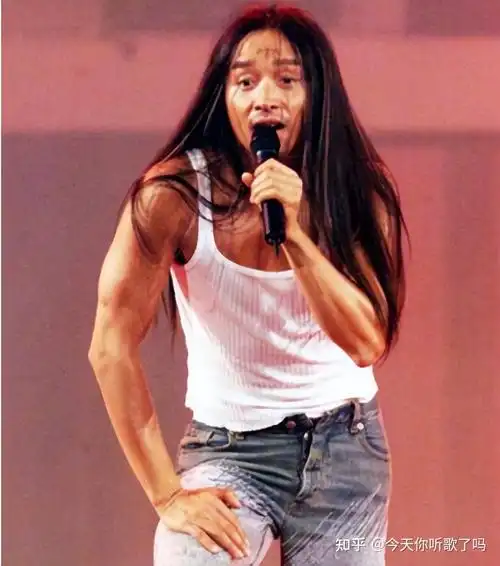 张国荣热情演唱会修复版上线,央视曾评价:它是中国演唱会最高水准