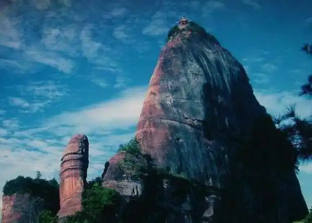 一生必游国内10大景点(4月份适合去哪里旅游国内)