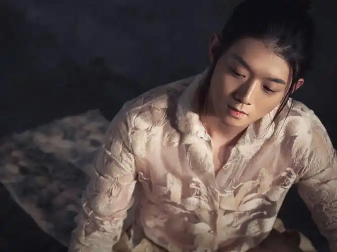 霍尊首张专辑宣传大片