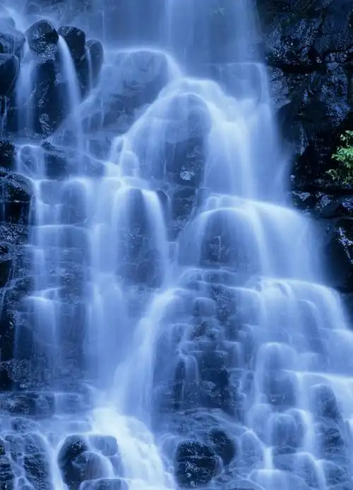 高山流水自然景色高清图片