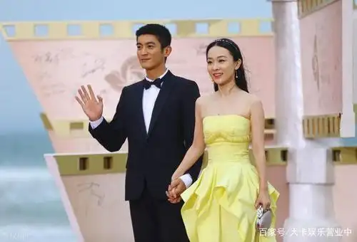 蒋欣和叶祖新相爱多年,分手只因男方劈腿?