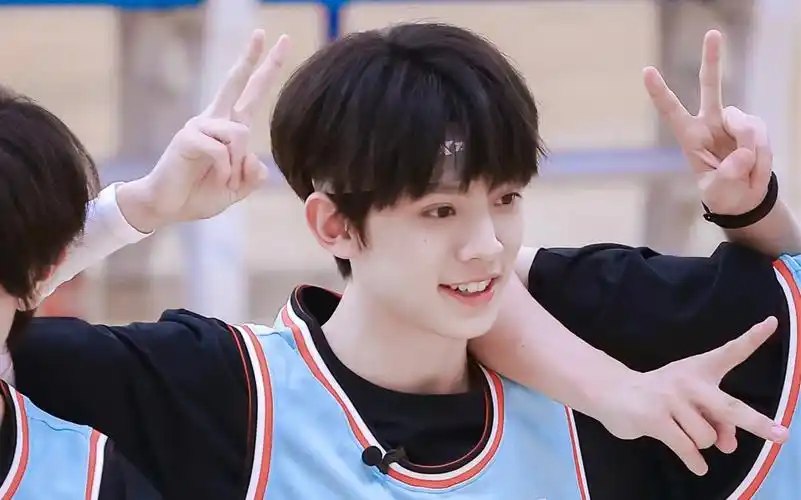 左航运动会上的小乖真的好可爱