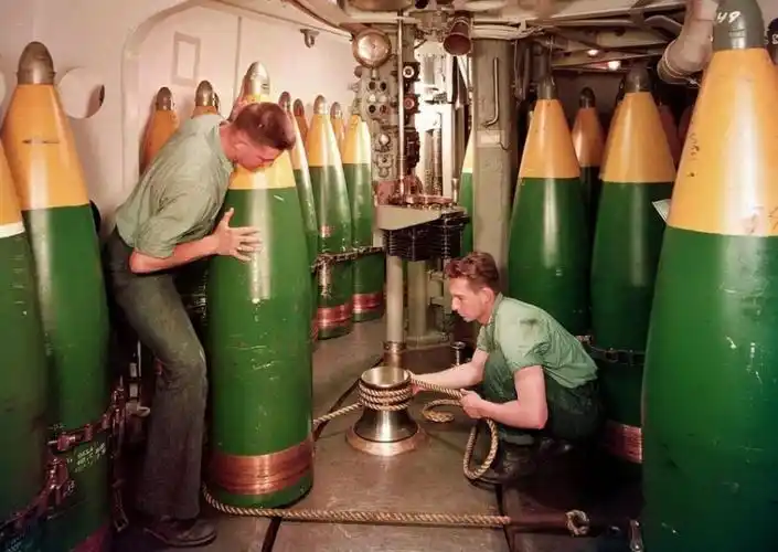 图赏回顾衣阿华级战列舰发扬火力的震撼瞬间