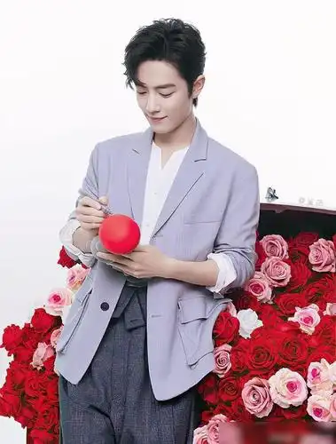 肖战roseonly七夕海报释出优雅矜贵小王子梦幻又浪漫