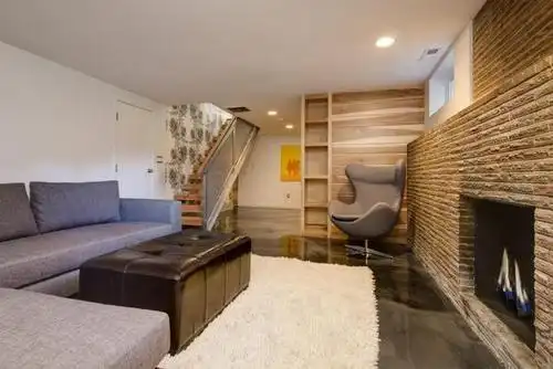 现代化的完整地下室创意,打造明亮又实用的城市空间