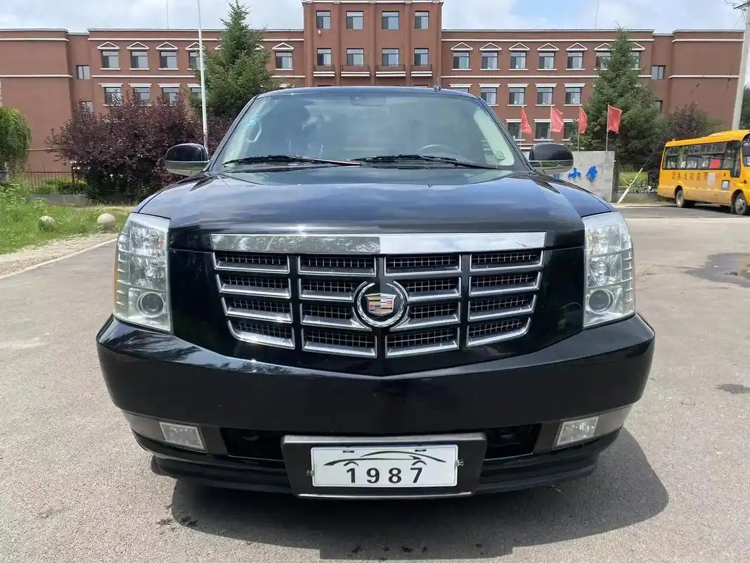 凯迪拉克凯雷德.最新拿下10年凯迪拉克 凯雷德,7座,6.0 - 抖音