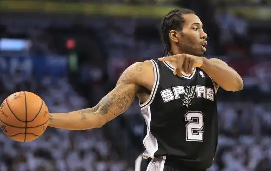 莱昂纳德续约马刺达协议