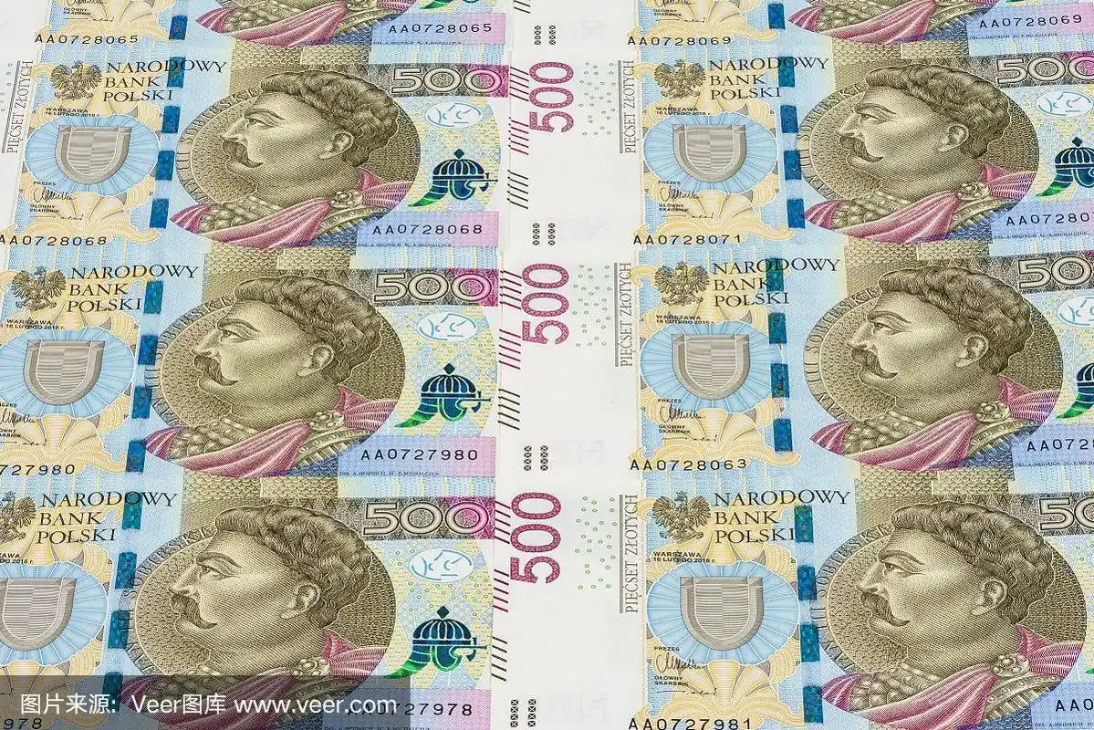 500英镑的钞票排成一排