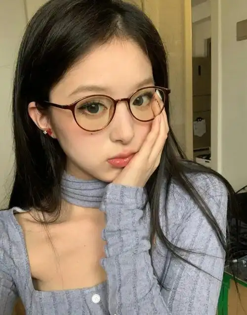 p data-id="tcezvwenkx6v">pp,女,是一名抖音博主.