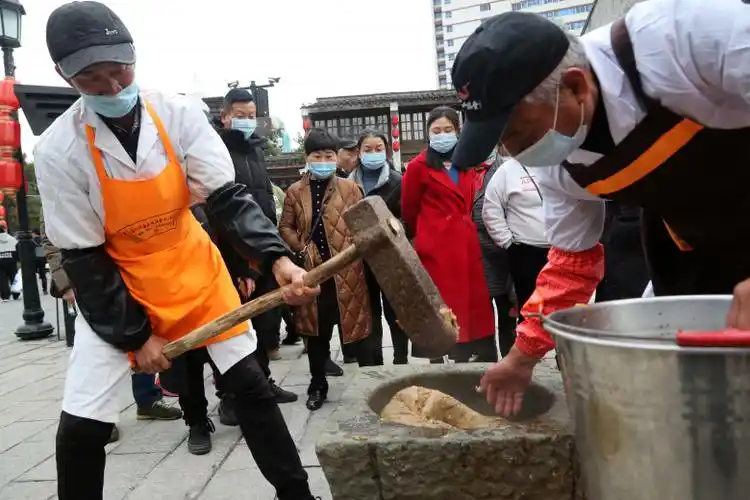 捣年糕声起年味渐浓-新闻中心-温州网