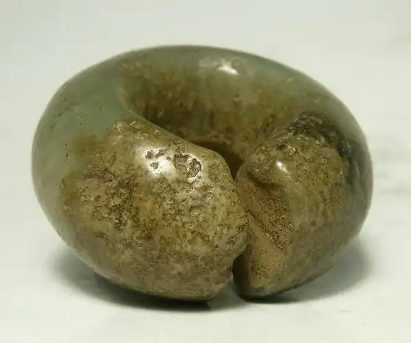 红山文化期玉器 任南珍藏