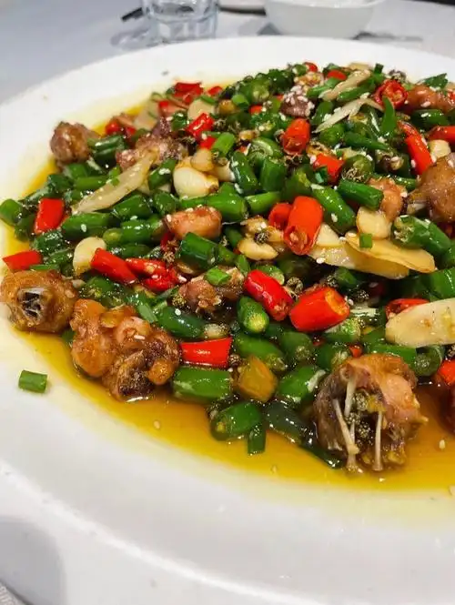 干饭人快来吃辣婆婆尖椒鸡
