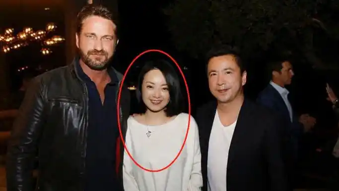 王中磊老婆看霍思燕的眼神火了!三分不屑七分恨意,饱含太多故事