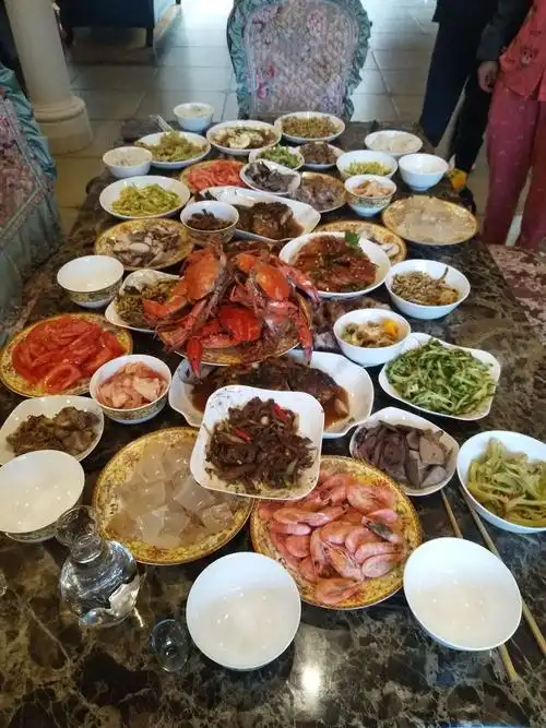 除夕一桌饭菜诉说着什么?