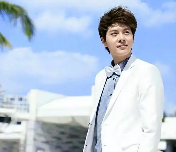 与凤行躲过了36的林更新却被40岁徐海乔饰演的凤来惊艳