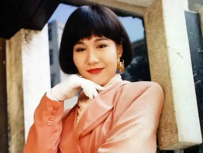 32岁演穆桂英成经典,老公扮演令狐冲成经典,婚后过二人生活!_麦景婷