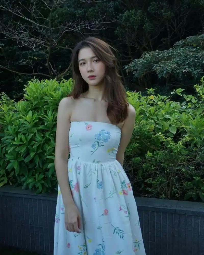 27岁高颜值小花想拍剧但没机会 林宣妤,27岁,2017年华姐冠军,曾在