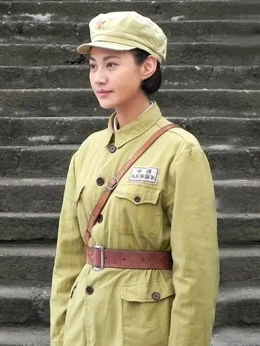 《红色黎明》落幕 杨雪"军装美人"无人能撼