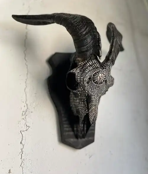 山羊头骨雕,客定|手工艺|工艺品设计|潦草线条