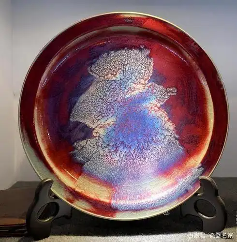 1996年任神垕钧瓷二厂副厂长,卖力钧瓷的生成钻研,同年被苗家钧窑