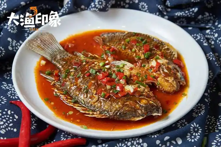 红烧罗非鱼味道浓郁,鲜香可口,肉质细腻美味,营养丰富,且制作方便,是