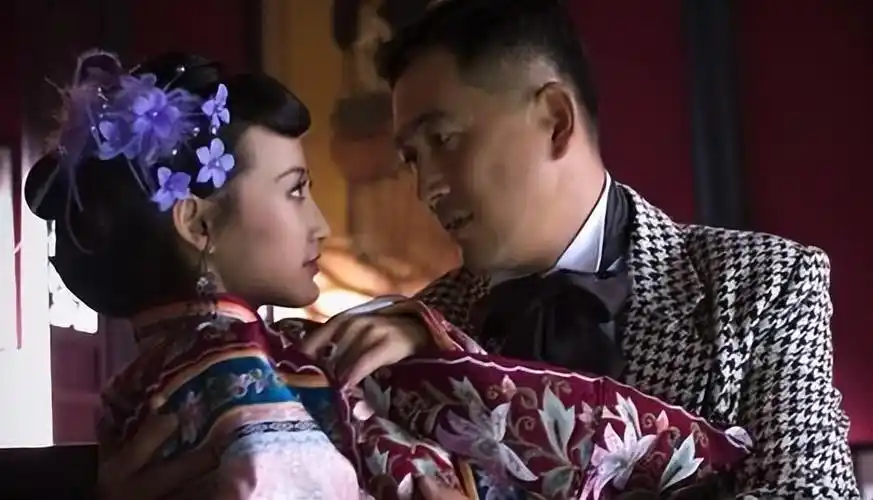 回顾王志飞一婚失败后与张歆艺携手7年三天闪婚张定涵终获幸福