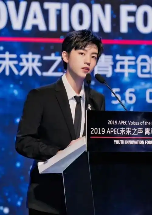 王俊凯发文为高考生加油!随手发的一条微博,意外押中高考作文题