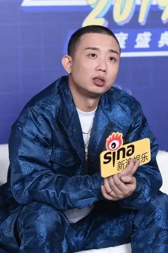 组图:gai周延不回避热门话题 眼神桀骜不羁喊话前队友