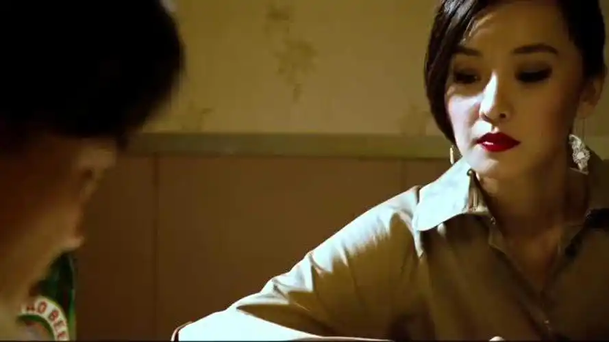 电影金钱帝国阿九对玫瑰用情太深没想到玫瑰是骗他的