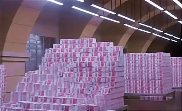 西虹市首富:王多鱼的10亿现金,离开特效是什么样子?看完傻眼了