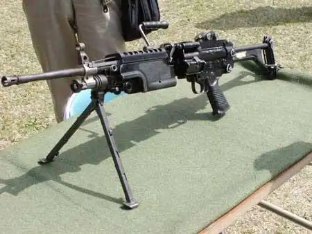 资料:日自班组支援武器米尼米5.56mm轻机枪