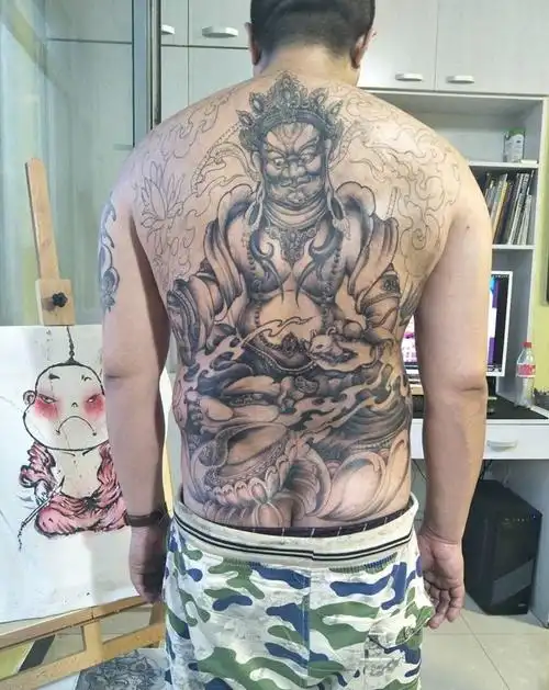满背黄财神纹身图片背部纹身图案