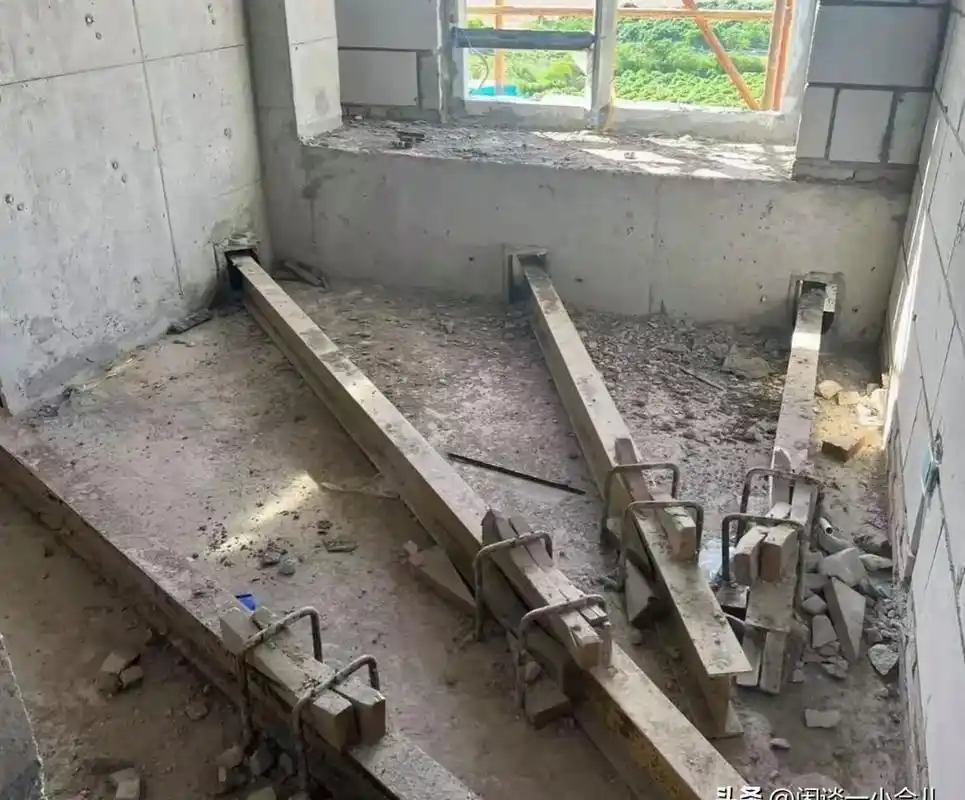 看到这张照片,大家就会对买房子遇到什么是槽钢层更了解了!