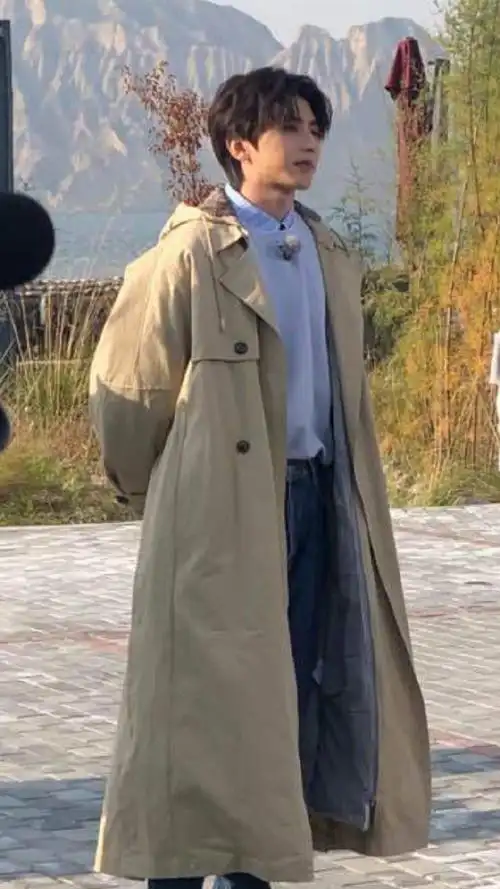 奔跑吧蔡徐坤##蔡徐坤夹棉风衣##蔡徐坤风衣造型